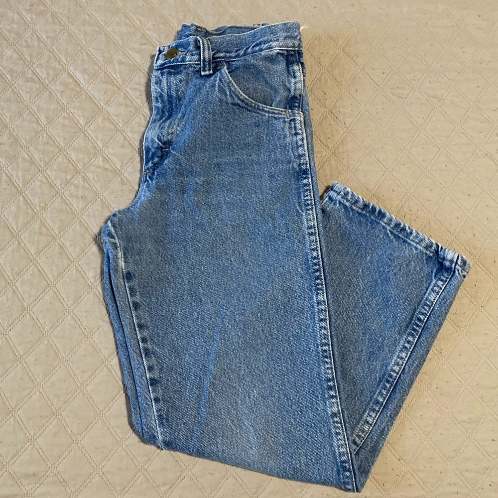 High waisted light wash jeans